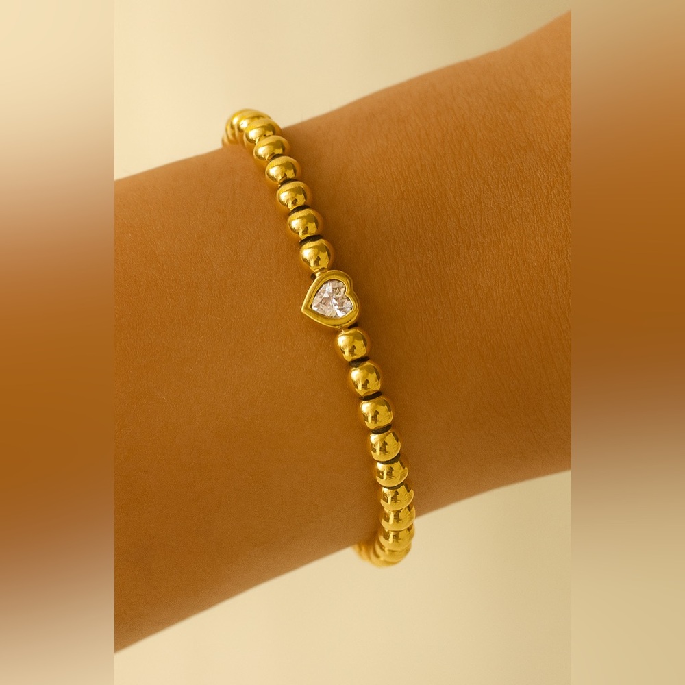 ✨ Gold Beaded Bracelet with Heart Charm ✨